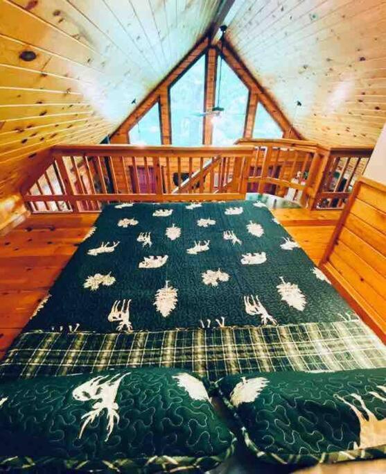 The Loft At Bear Mountain Log Cabins Eureka Springs Eksteriør bilde