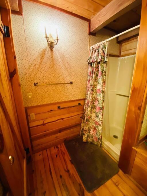 The Loft At Bear Mountain Log Cabins Eureka Springs Eksteriør bilde