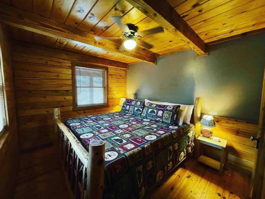 The Loft At Bear Mountain Log Cabins Eureka Springs Eksteriør bilde