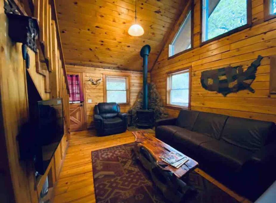 The Loft At Bear Mountain Log Cabins Eureka Springs Eksteriør bilde
